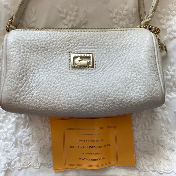 Dooney & Bourke mini barrel cream white pebbled leather bag small purse - Picture 3 of 15